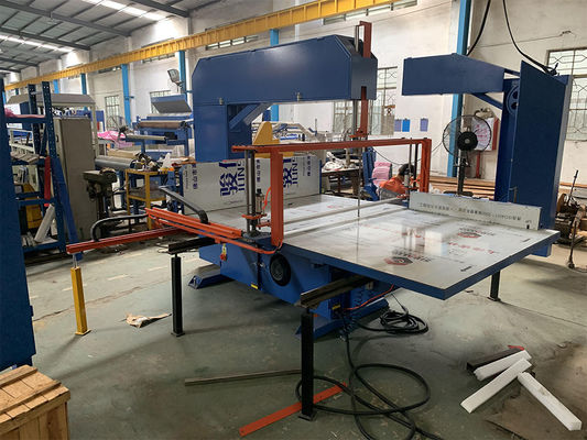 Máquina automática de serrucha de hojas de esponja para la producción en volumen
